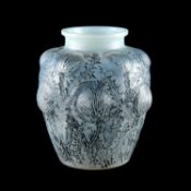 RENÉ LALIQUE (FRENCH, 1860-1945), A 'DOMREMY' VASE DESIGNED 1926