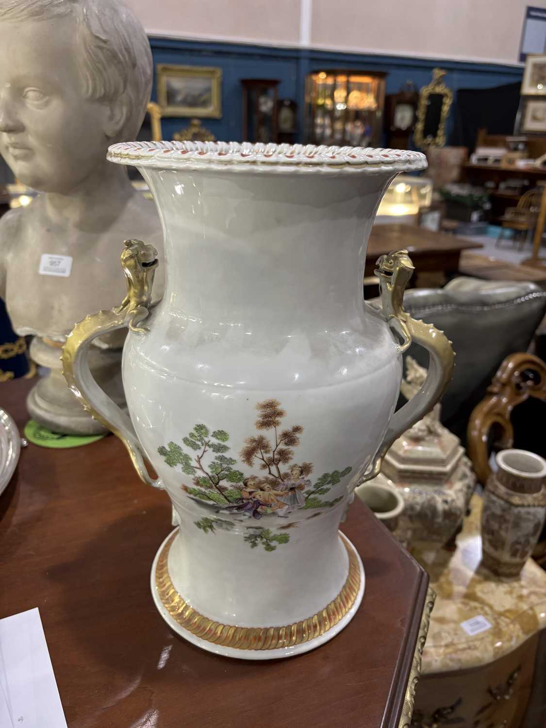 A LARGE PAIR OF CHINESE PORCELAIN VASES - Image 5 of 11