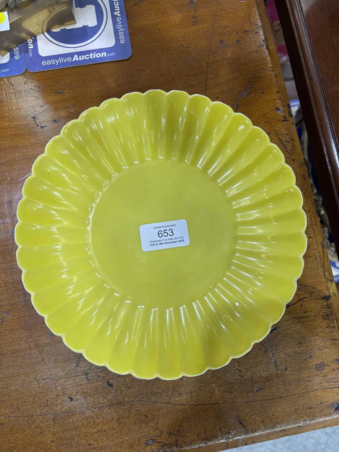 A CHINESE YELLOW-GLAZED PORCELAIN ‘CHRYSANTHEMUM’ DISH - Image 9 of 9