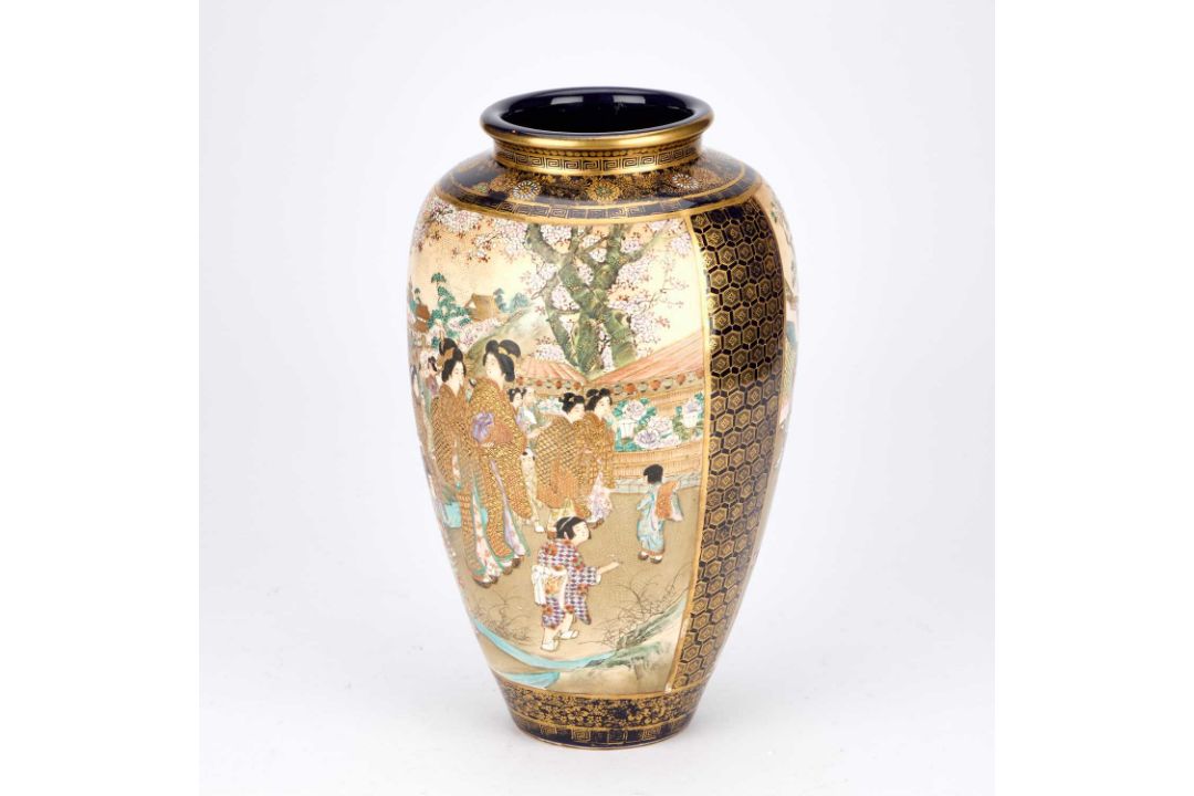 A LARGE JAPANESE SATSUMA VASE EARLY 20TH CENTURY - Image 2 of 6