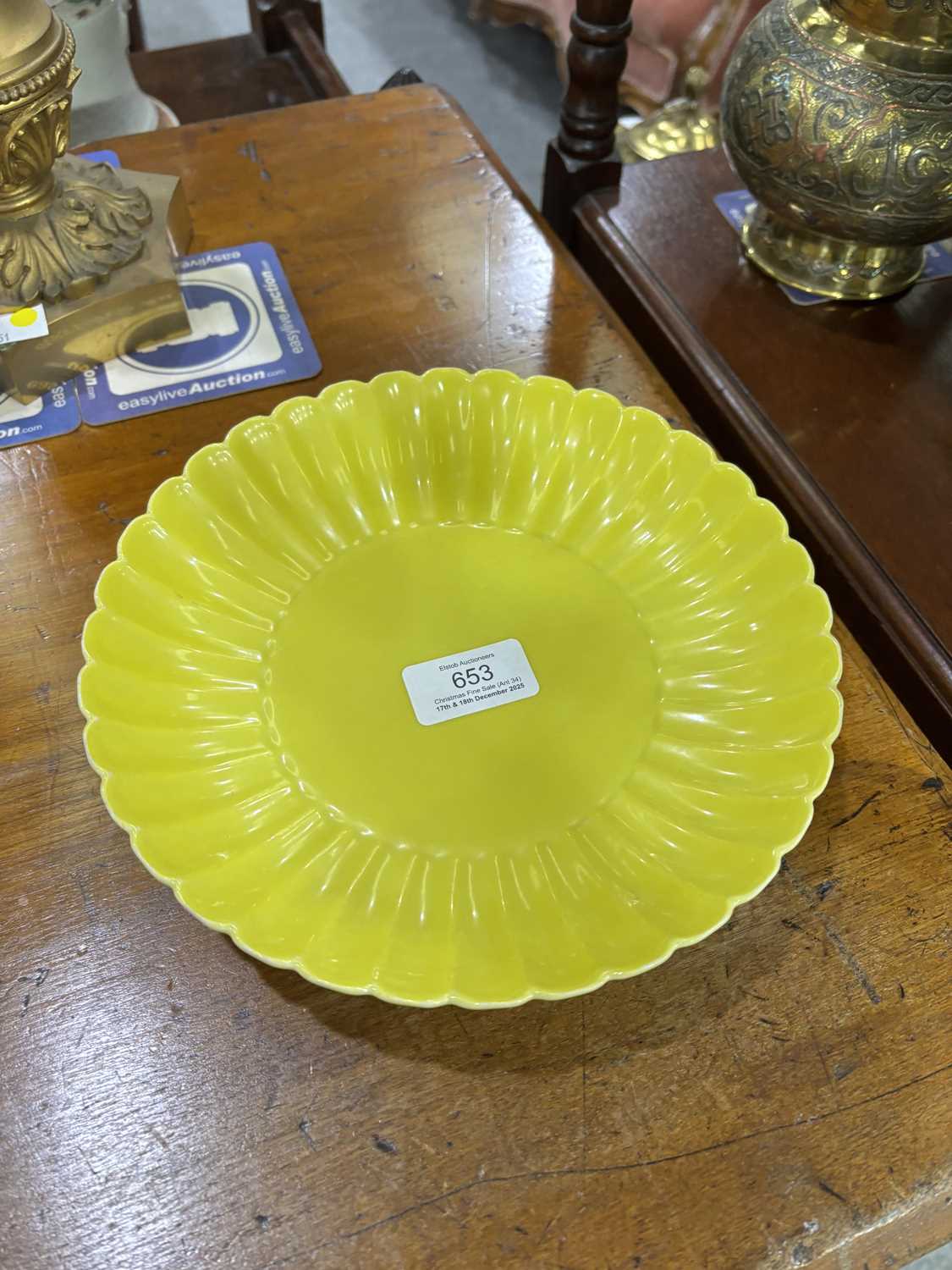 A CHINESE YELLOW-GLAZED PORCELAIN ‘CHRYSANTHEMUM’ DISH - Image 7 of 9