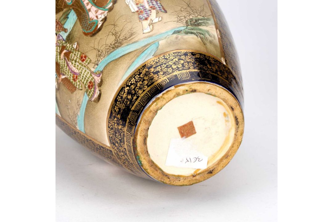 A LARGE JAPANESE SATSUMA VASE EARLY 20TH CENTURY - Image 3 of 6