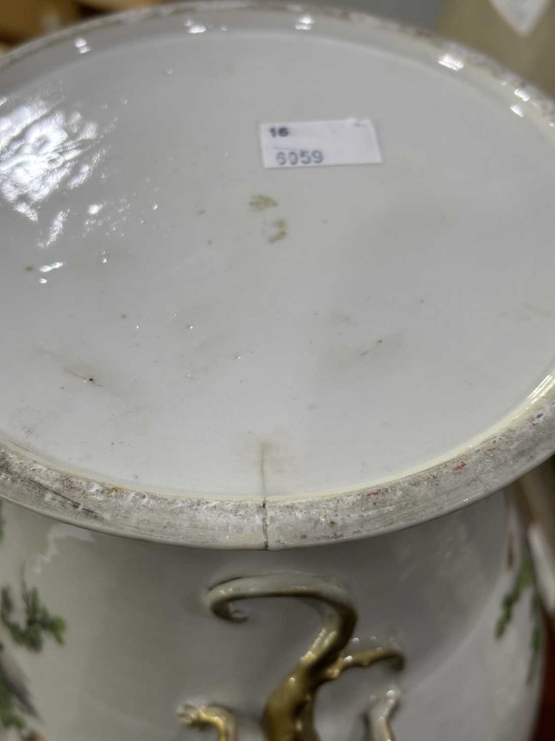 A LARGE PAIR OF CHINESE PORCELAIN VASES - Image 3 of 11