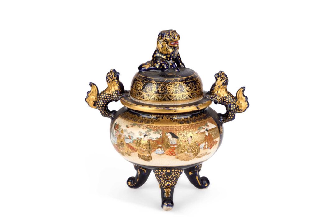 A JAPANESE SATSUMA TRIPOD KŌRO LATE MEIJI/ TAISHŌ PERIOD