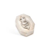 A GEORGE III SILVER SNUFF BOX