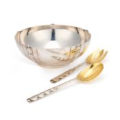 TIFFANY & CO: AN AMERICAN STERLING SILVER SALAD BOWL AND A PAIR OF SERVERS