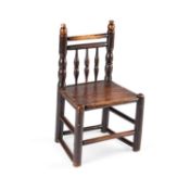 A SMALL TURNED OAK SPINDLE-BACKED CHAIR, LATE 18TH/ EARLY 19TH CENTURY