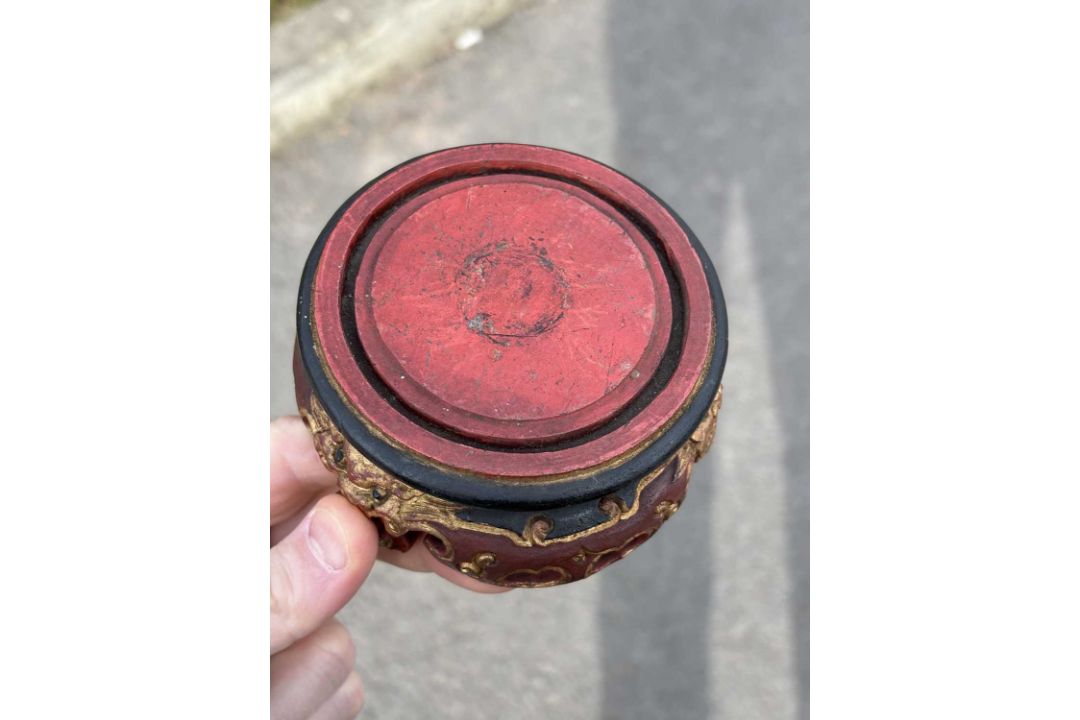A CHINESE FAMILLE ROSE PORCELAIN TWO-HANDLED BOWL - Image 5 of 12