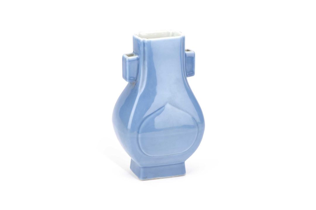 A CHINESE MONOCHROME-GLAZED PORCELAIN VASE - Image 1 of 9