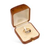 AN 18 CARAT GOLD OLD-CUT DIAMOND RING