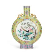 A LARGE CHINESE FAMILLE ROSE PORCELAIN MOON FLASK 19TH CENTURY