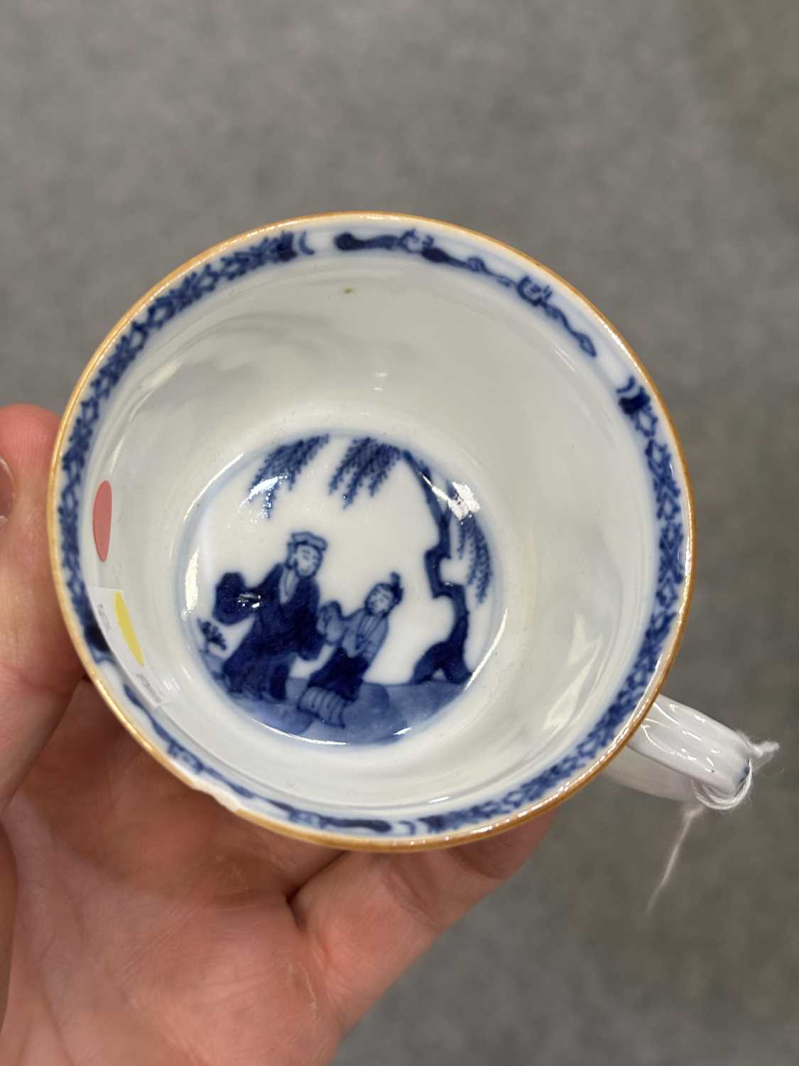 THREE CHINESE BLUE AND WHITE PORCELAIN CUPS - Image 15 of 15