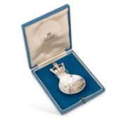 A COMMEMORATIVE GEORGE V SILVER JUBILEE SILVER CADDY SPOON