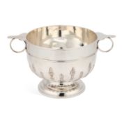 A LARGE EDWARDIAN SILVER BOWL