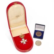 A KNIGHT OF HONOUR AND DEVOTION OF THE ORDER OF MALTA NECK CROSS