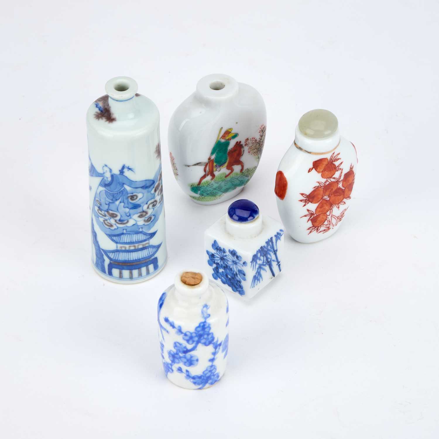 A GROUP OF FIVE CHINESE PORCELAIN SNUFF BOTTLES - Image 2 of 4