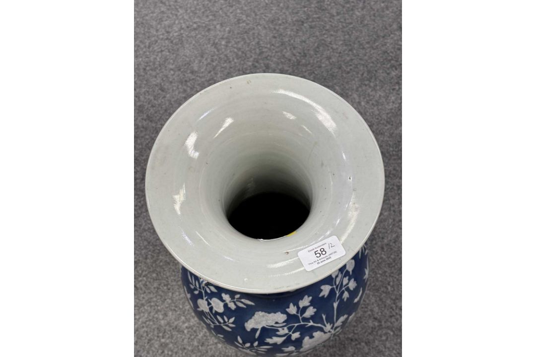 A LARGE PAIR OF CHINESE BLUE AND WHITE PORCELAIN VASES 19TH CENTURY - Image 4 of 10