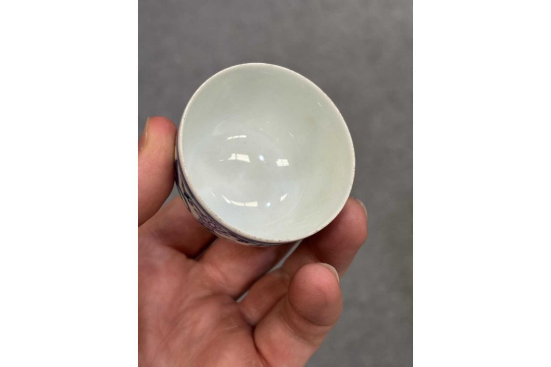 THREE CHINESE BLUE AND WHITE PORCELAIN CUPS - Image 8 of 15