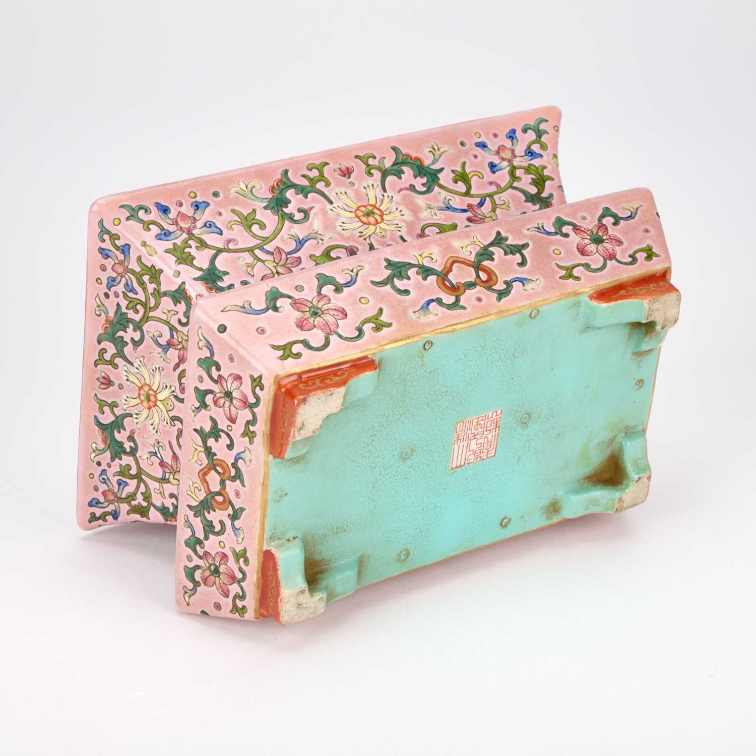 A CHINESE FAMILLE ROSE PORCELAIN JARDINIÈRE - Image 4 of 7