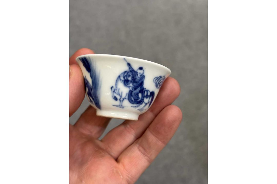 THREE CHINESE BLUE AND WHITE PORCELAIN CUPS - Image 6 of 15