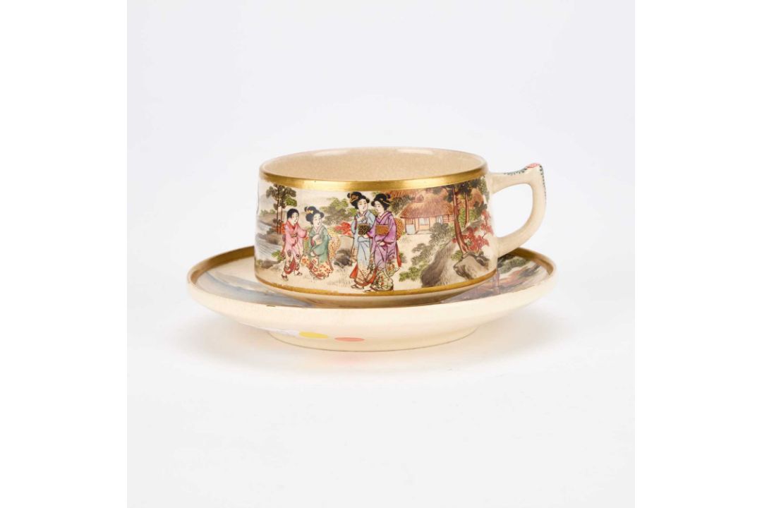 A JAPANESE SATSUMA CUP AND SAUCER CIRCA 1920 - Image 5 of 5