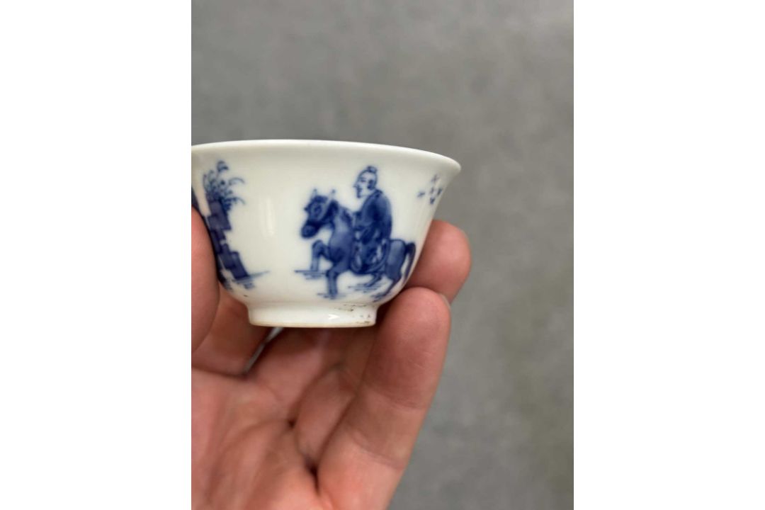 THREE CHINESE BLUE AND WHITE PORCELAIN CUPS - Image 14 of 15