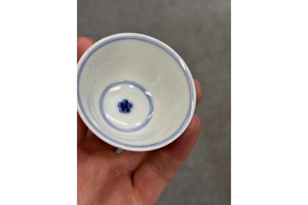 THREE CHINESE BLUE AND WHITE PORCELAIN CUPS - Image 11 of 15