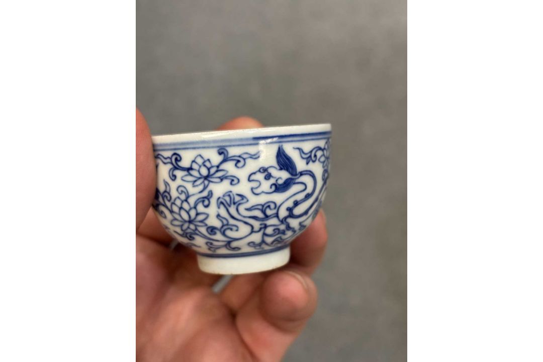 THREE CHINESE BLUE AND WHITE PORCELAIN CUPS - Image 5 of 15