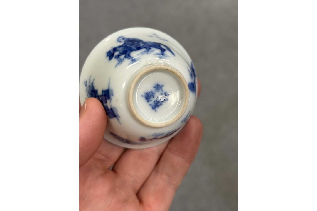 THREE CHINESE BLUE AND WHITE PORCELAIN CUPS - Image 4 of 15