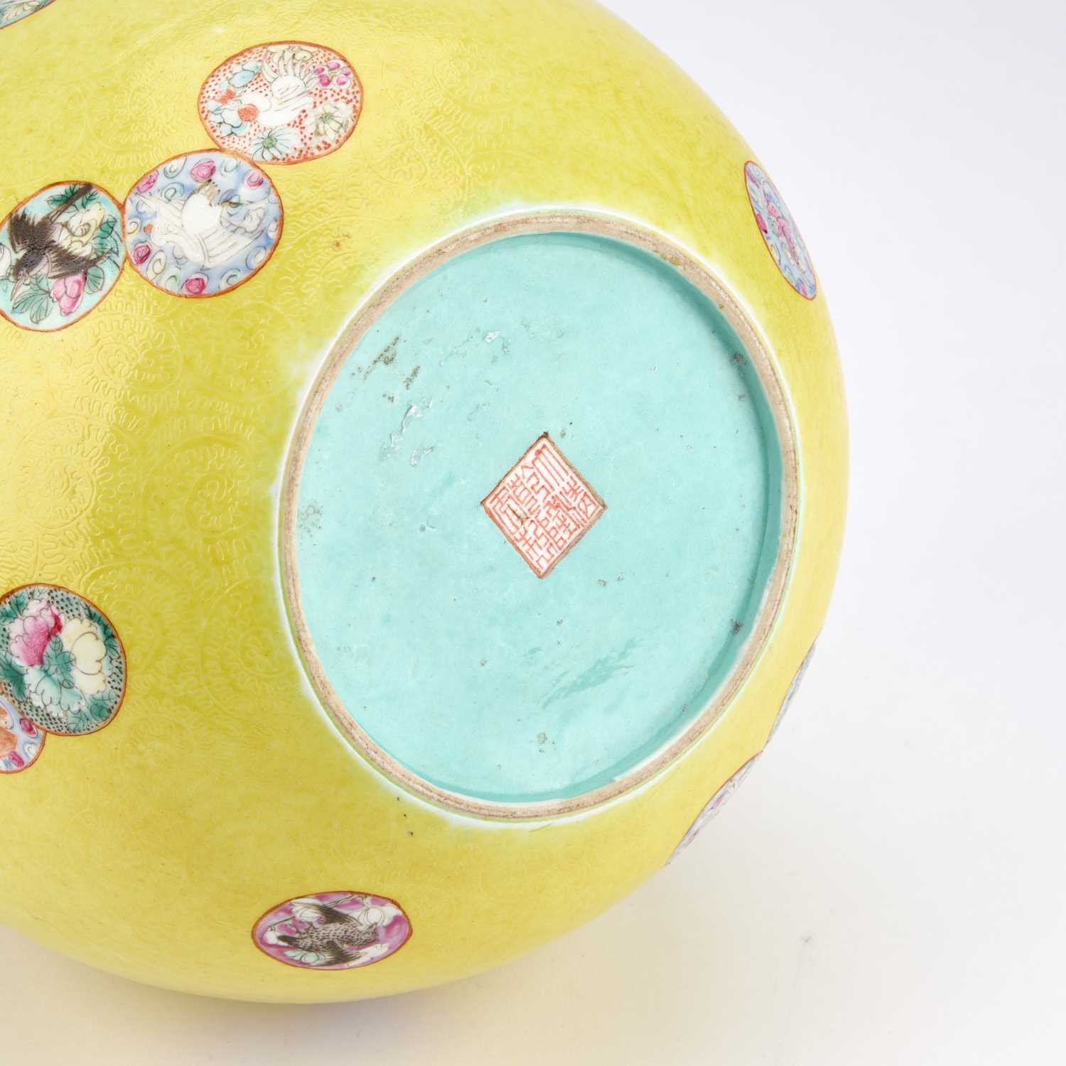 A CHINESE FAMILLE ROSE SGRAFFITO PORCELAIN BOTTLE VASE WITH A YELLOW GROUND - Image 3 of 10