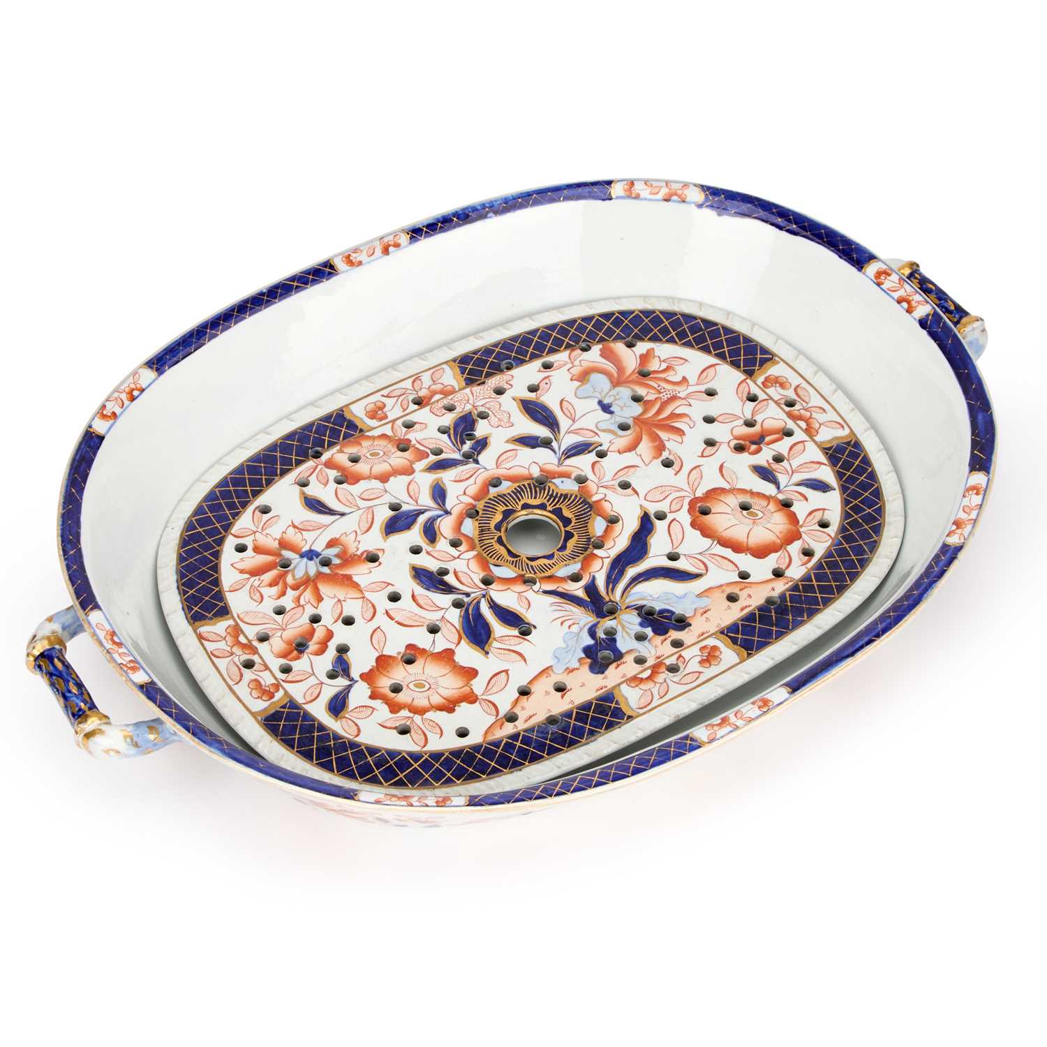 AN EARLY 19TH CENTURY IRONSTONE CHINA DISH AND STRAINER