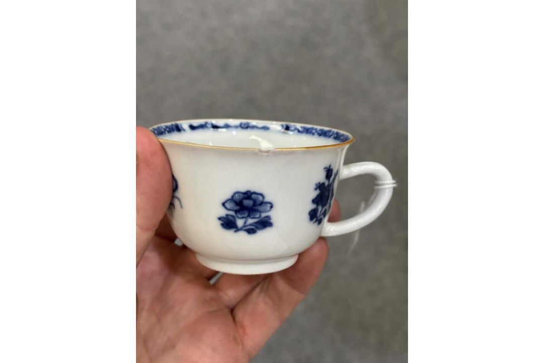 THREE CHINESE BLUE AND WHITE PORCELAIN CUPS - Image 13 of 15