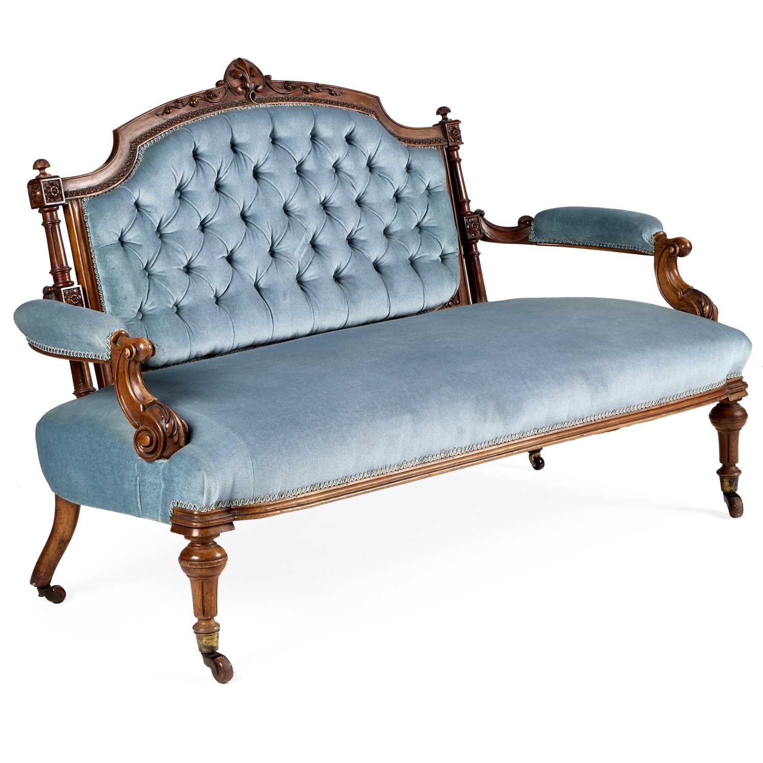 A VICTORIAN WALNUT SETTEE