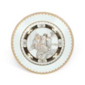A CHINESE GRISAILLE-DECORATED PORCELAIN PLATE