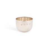 AN ELIZABETH II SILVER TUMBLER CUP