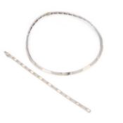 A 9 CARAT WHITE GOLD DIAMOND COLLAR NECKLACE AND MATCHING BRACELET