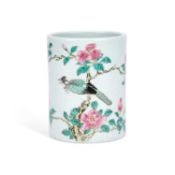 A 19TH CENTURY CHINESE FAMILLE ROSE PORCELAIN BRUSH POT