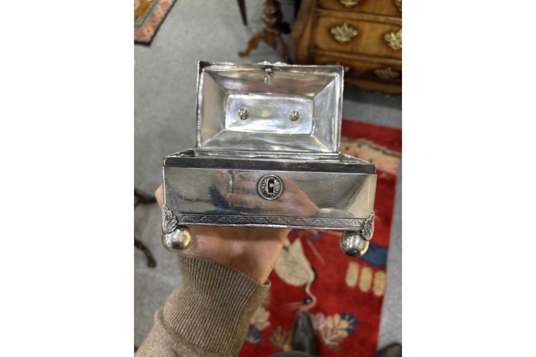 A 19TH CENTURY GERMAN SILVER SUGAR BOX - Image 11 of 13