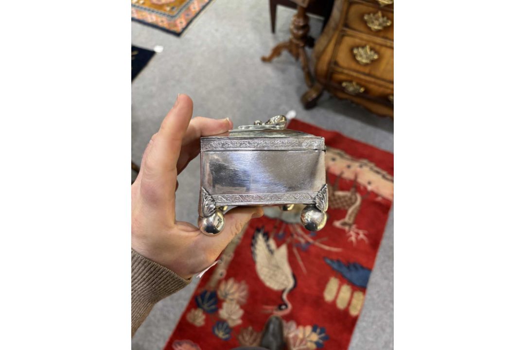 A 19TH CENTURY GERMAN SILVER SUGAR BOX - Image 13 of 13