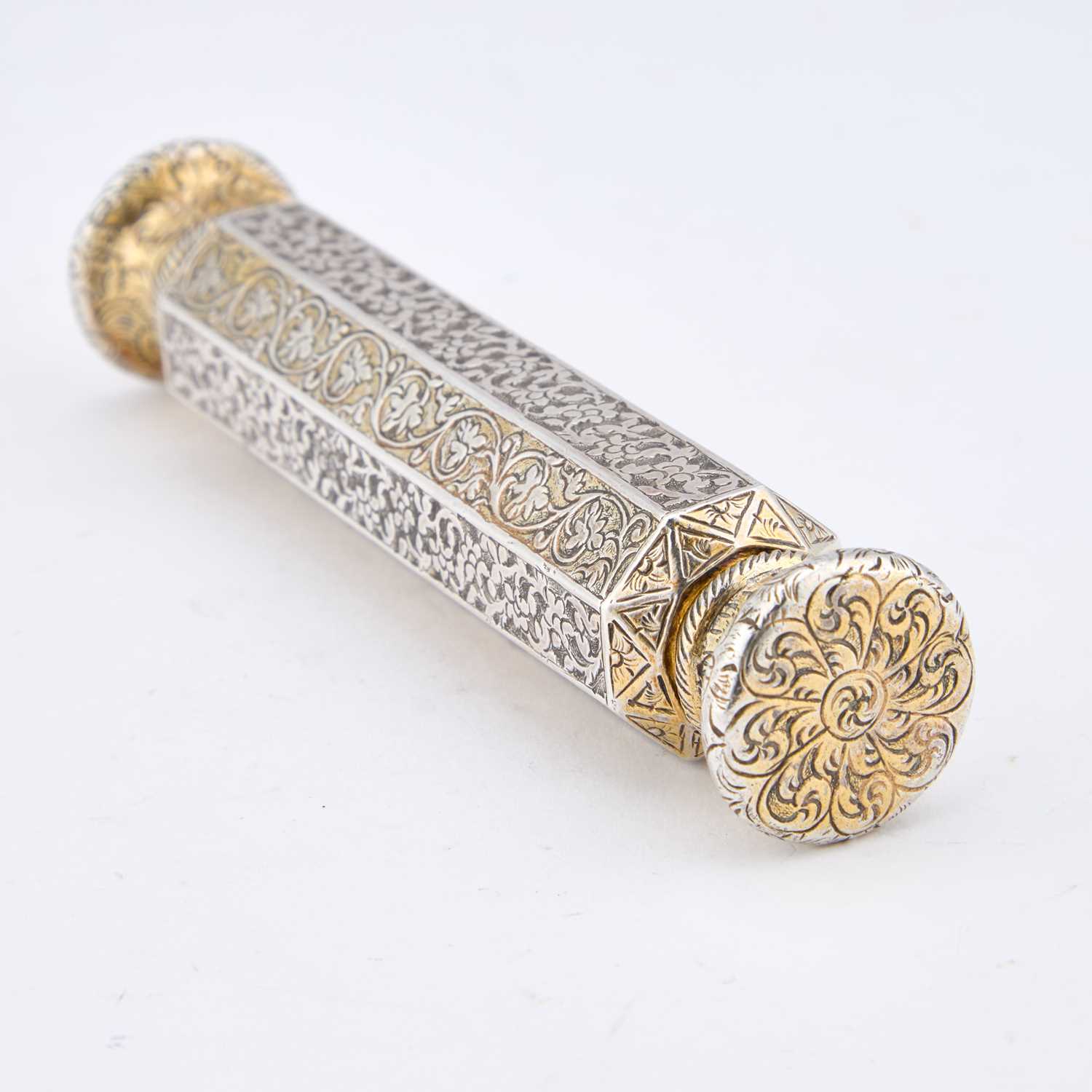 A 19TH CENTURY INDIAN SILVER-GILT DOUBLE-ENDED SCENT BOTTLE - Image 2 of 3