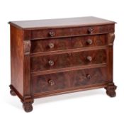 A MAHOGANY CHEST OF DRAWERS FIRST HALF 19TH CENTURY
