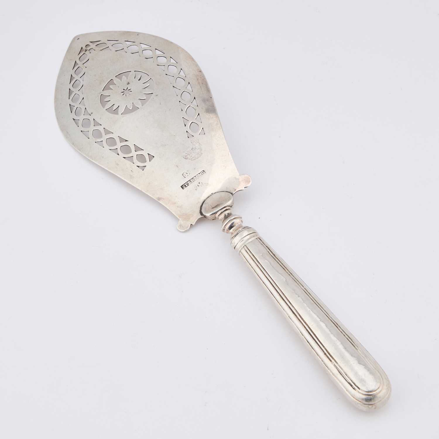 CORK: AN IRISH PROVINCIAL SILVER FISH SLICE - Image 2 of 4