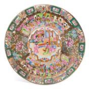 A LARGE CHINESE FAMILLE ROSE PORCELAIN CHARGER CANTONESE, 20TH CENTURY