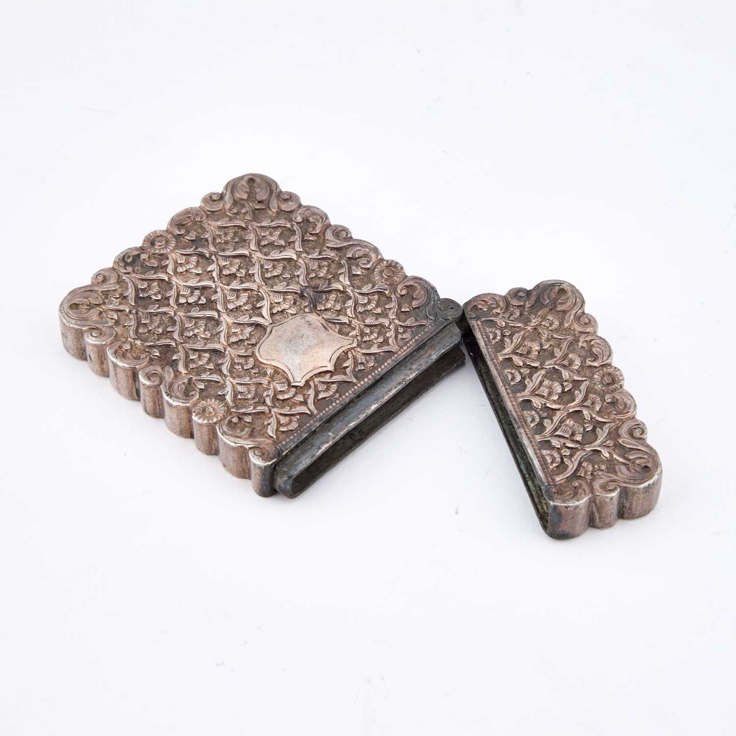 A 19TH CENTURY INDIAN SILVER CARD CASE - Image 3 of 3