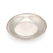 AN EARLY 19TH CENTURY CHINESE SILVER DISH