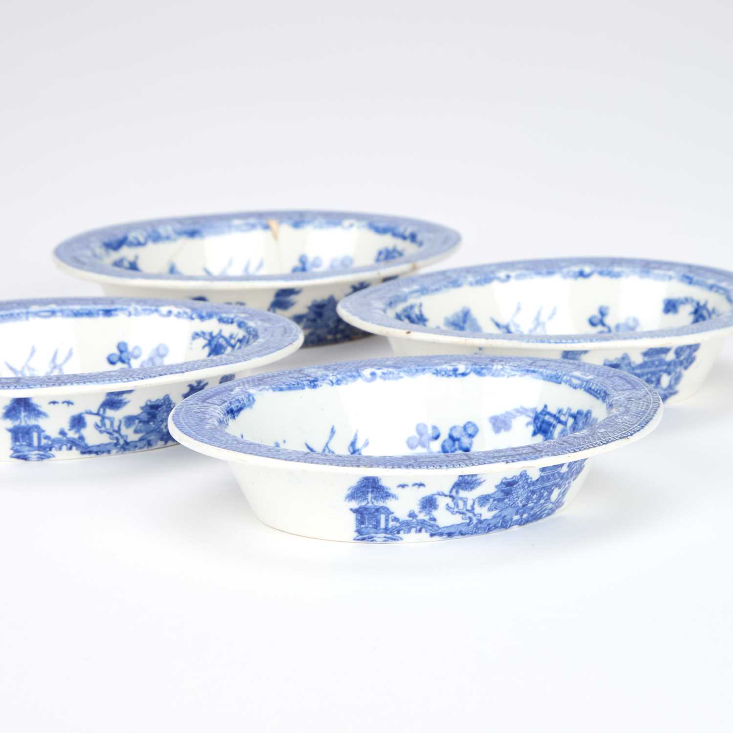 A SET OF FOUR EARLY 19TH CENTURY PEARLWARE TEA BOWLS AND SAUCERS - Image 9 of 9