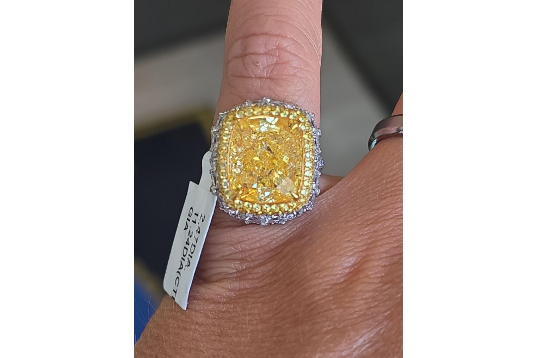 11.24 Carat Yellow Diamond Ring - Image 3 of 25