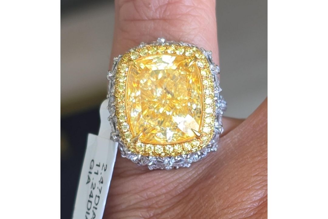 11.24 Carat Yellow Diamond Ring - Image 1 of 25
