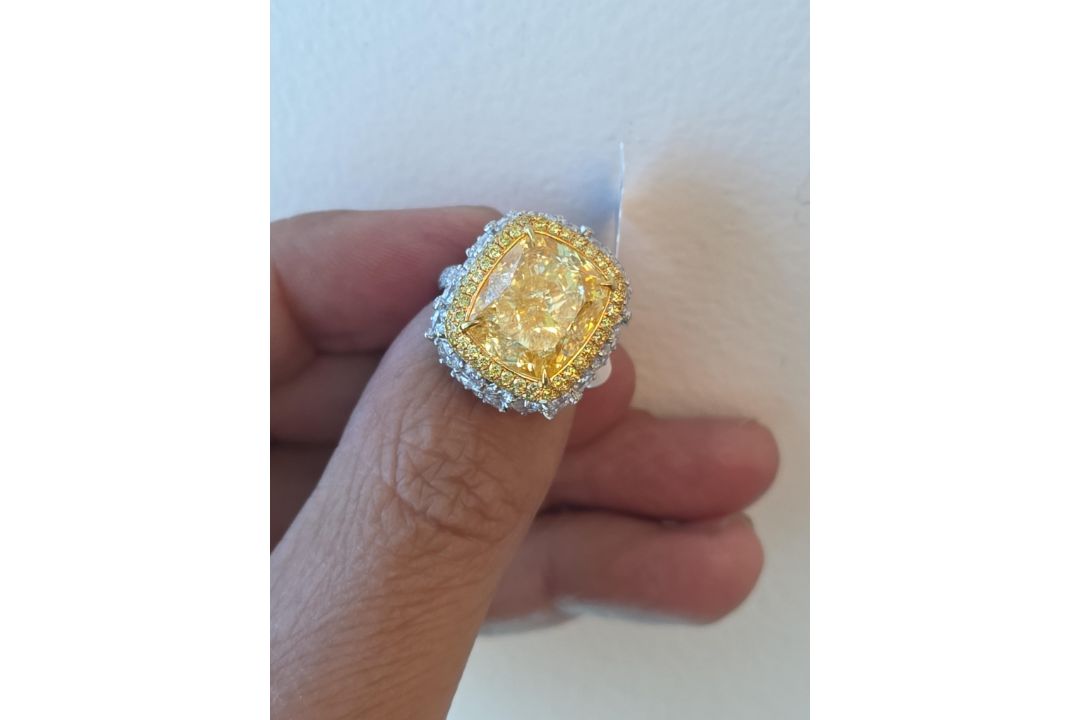 11.24 Carat Yellow Diamond Ring - Image 2 of 25