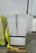 Samsung Frdige/Freezer, customer return, used, glass is shattered on bottom pull out